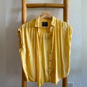 Abercrombie & Fitch Yellow Short Sleeved Button Down